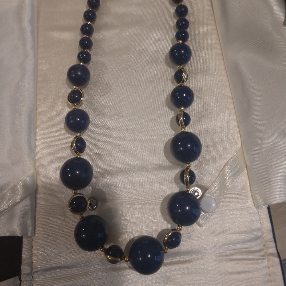 TRIFARI VINTAGE NECKLACE, STAMPED
